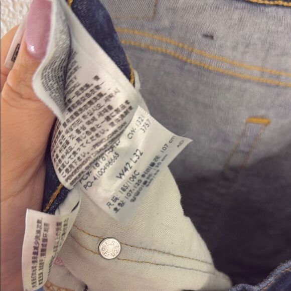 Levi's Relaxed Blue Jeans with Classic Style- 42x32 - Picture 9 of 11